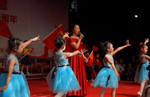 武陵區(qū)長庚街道先進(jìn)典型表彰大會(huì)暨文藝匯演圓滿舉行